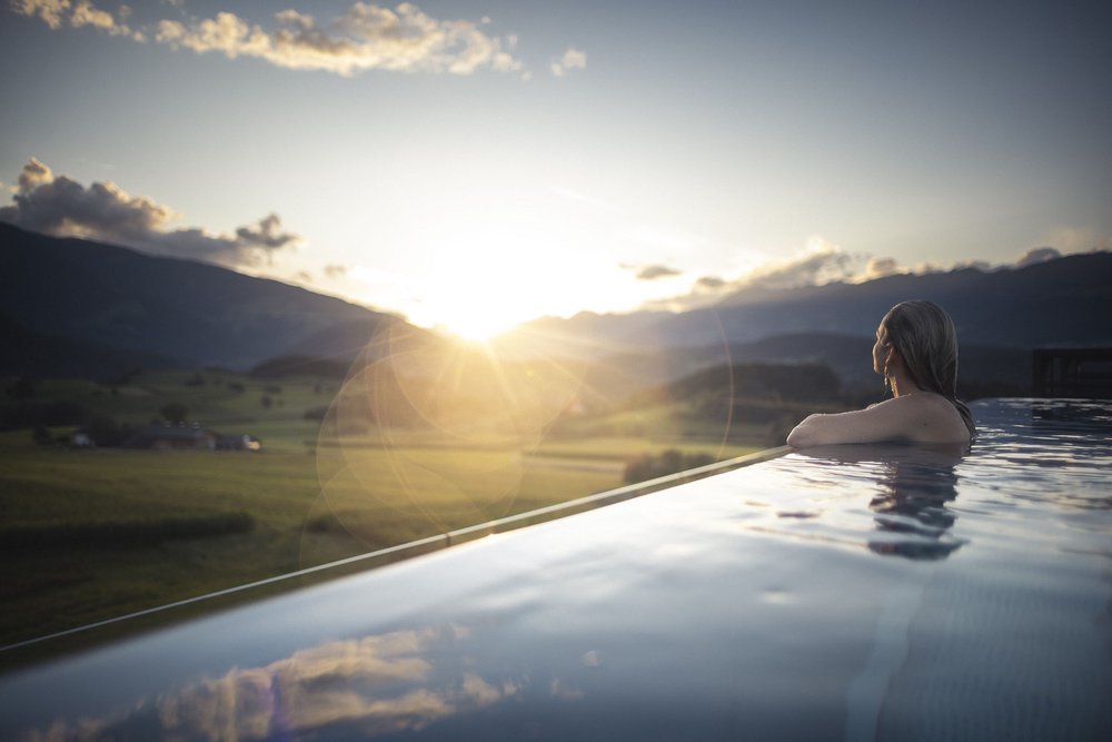 Zwischen Yoga, Premium Spa und goldener Natur